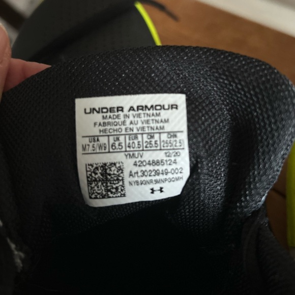 Under Armour genuine leather unisex basketball performance shoe size M7.5 / W9 - Picture 4 of 5